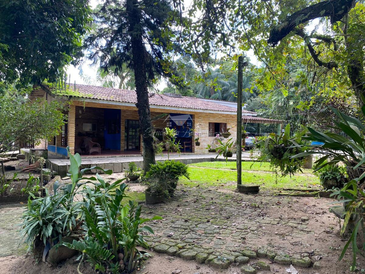 Casa à venda com 4 quartos, 270m² - ,