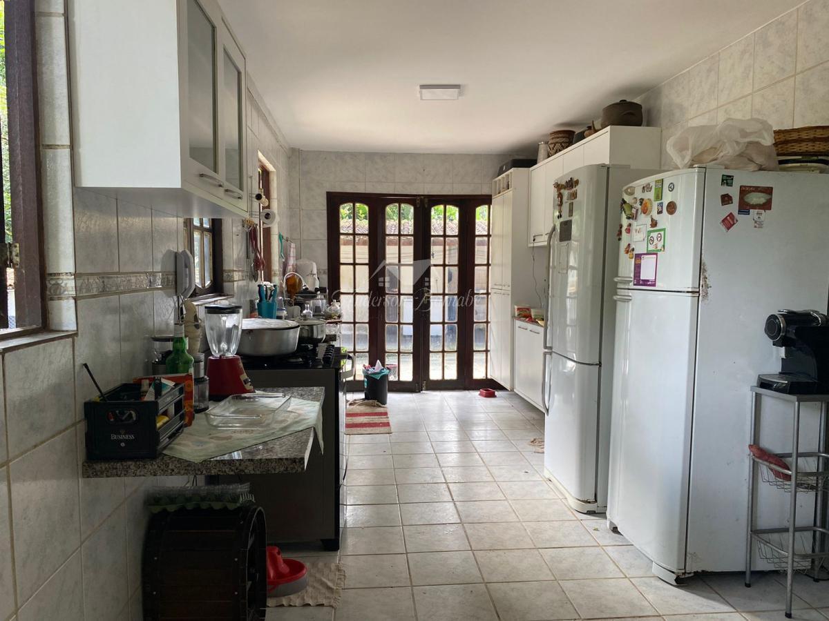 Casa à venda com 4 quartos, 270m² - ,